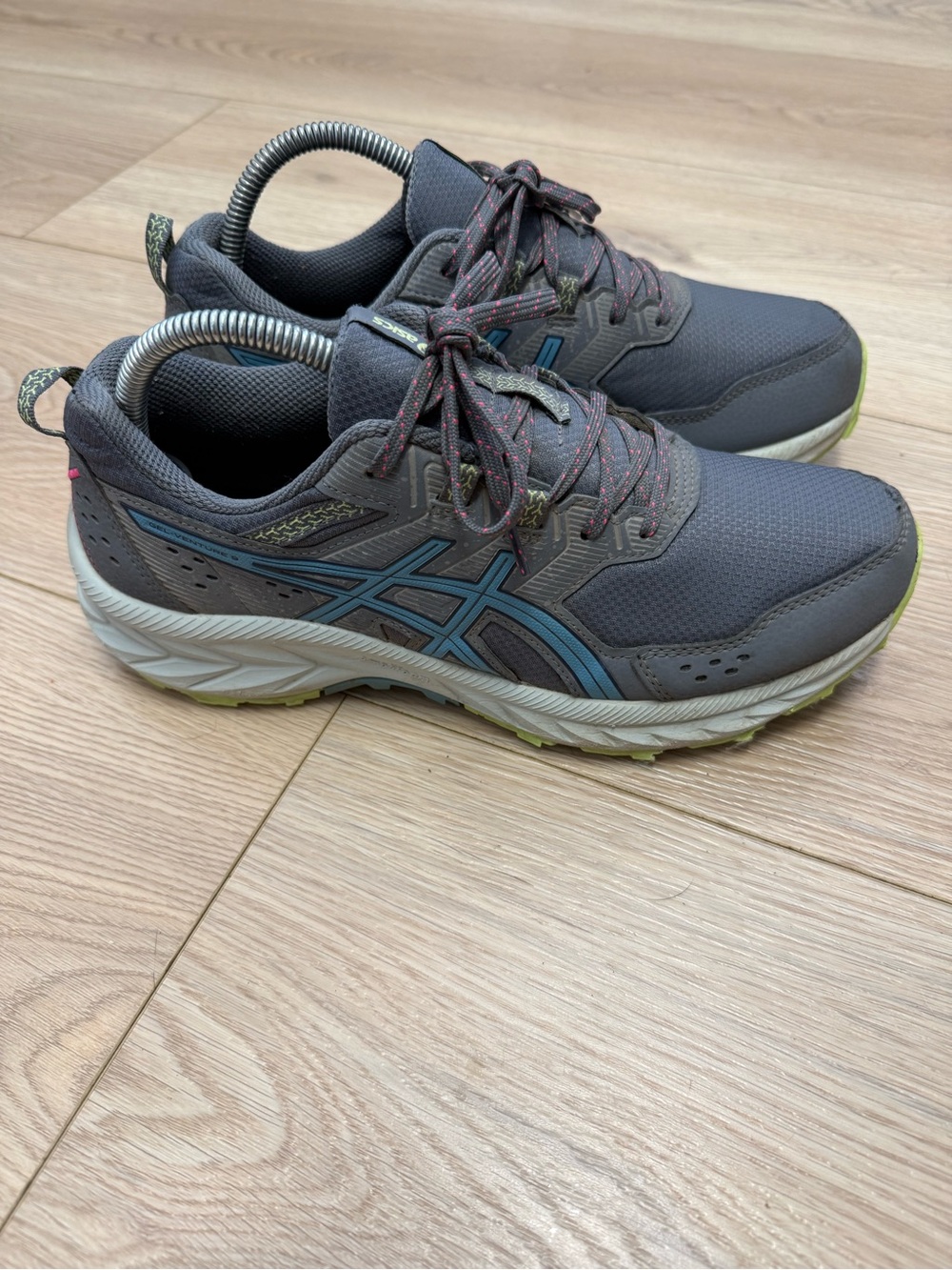 ASICS Gel-Venture 9 women's trail running shoes size 9